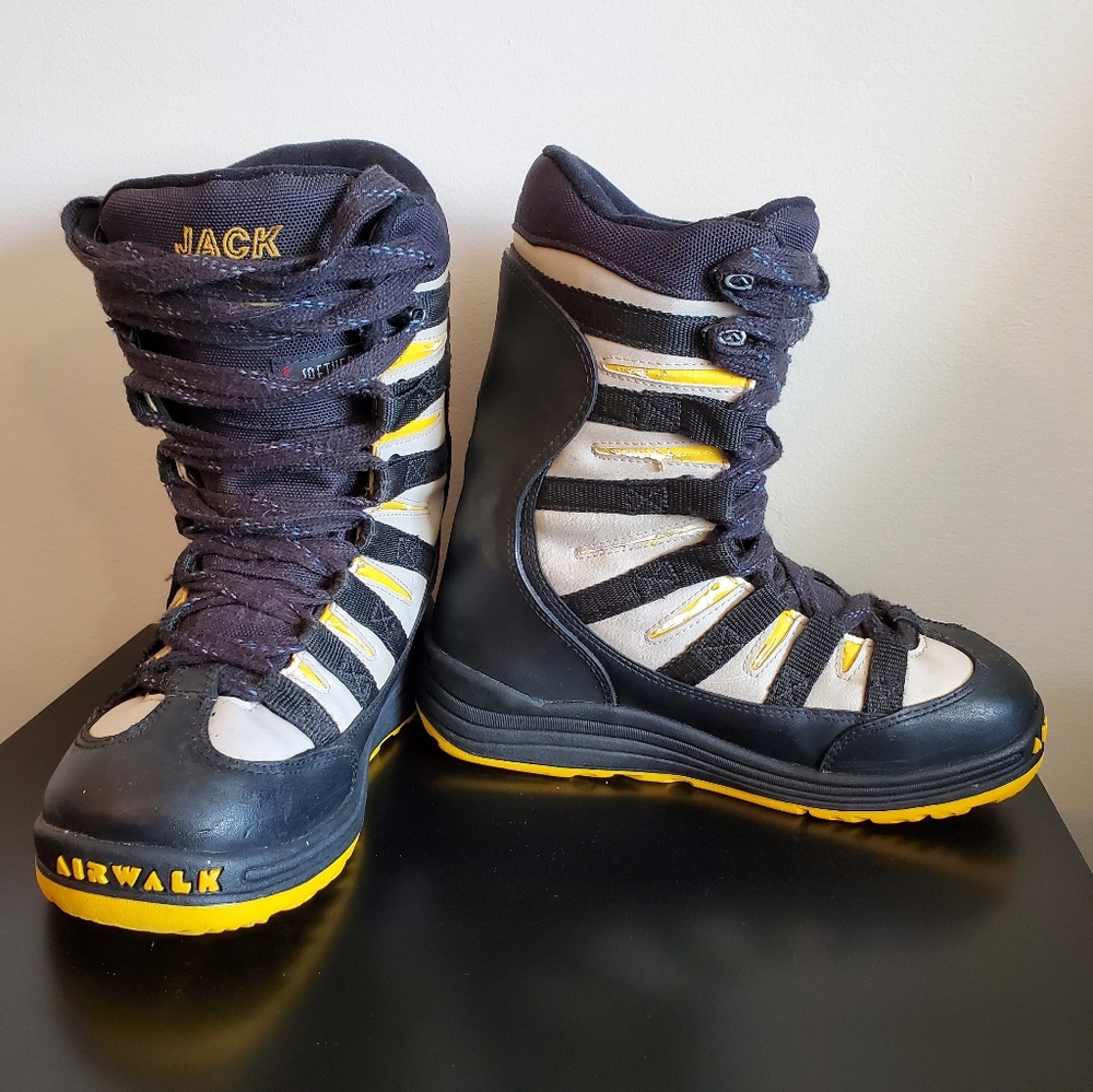 Airwalk Black, Gray and Yellow Snowboard Boots, Size 8 / 9